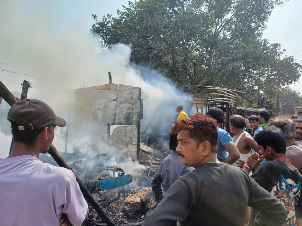 bahadurpur-laheriasarai-gas-explosion-scene